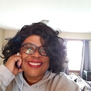 Meet your Posher, Tonee